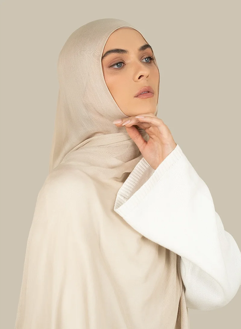 سيلكروز حجاب ضيق منسوج بلون أوف وايت